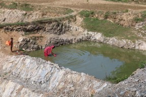 Community Pond Loadih